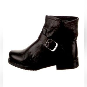 Frye Moto Boots blk size 6 like new